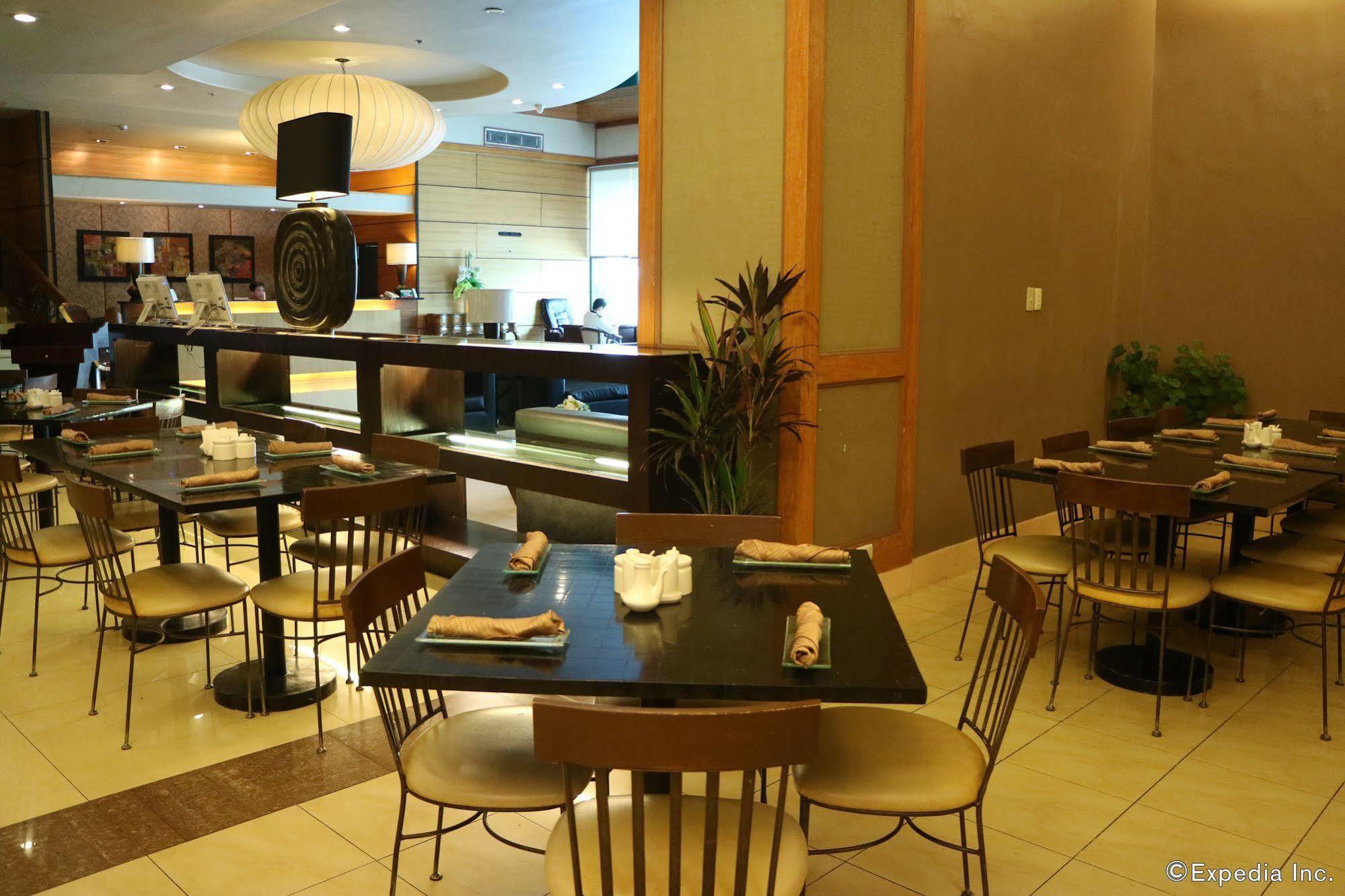 Iloilo Business Hotel Exterior foto