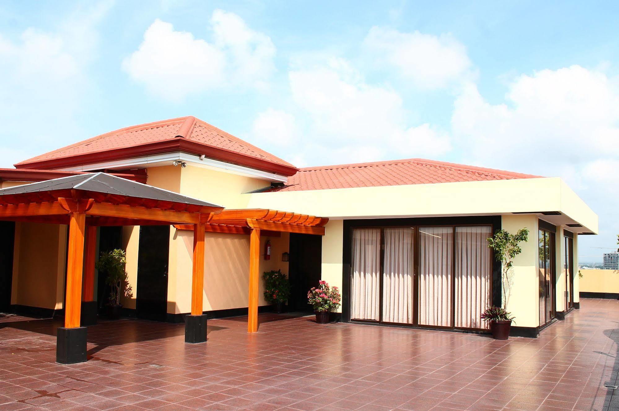 Iloilo Business Hotel Exterior foto